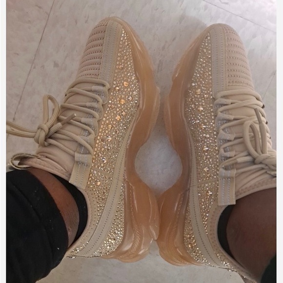 Sneakers - Picture 10 of 10